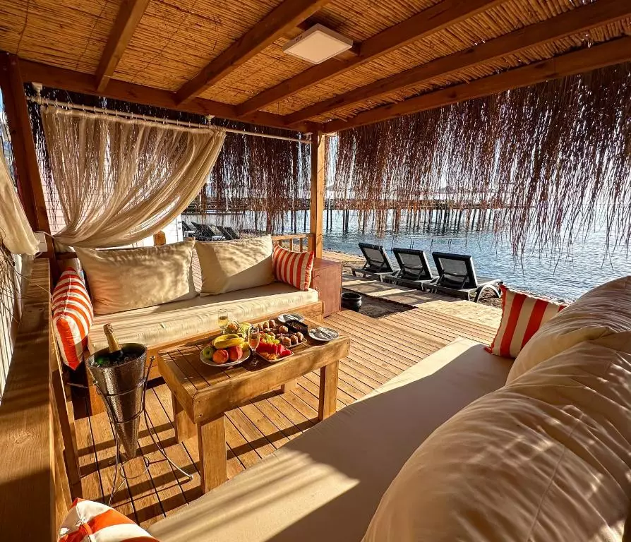 ترنس آتلانتیك بیچ آلاچیق سفرآوران